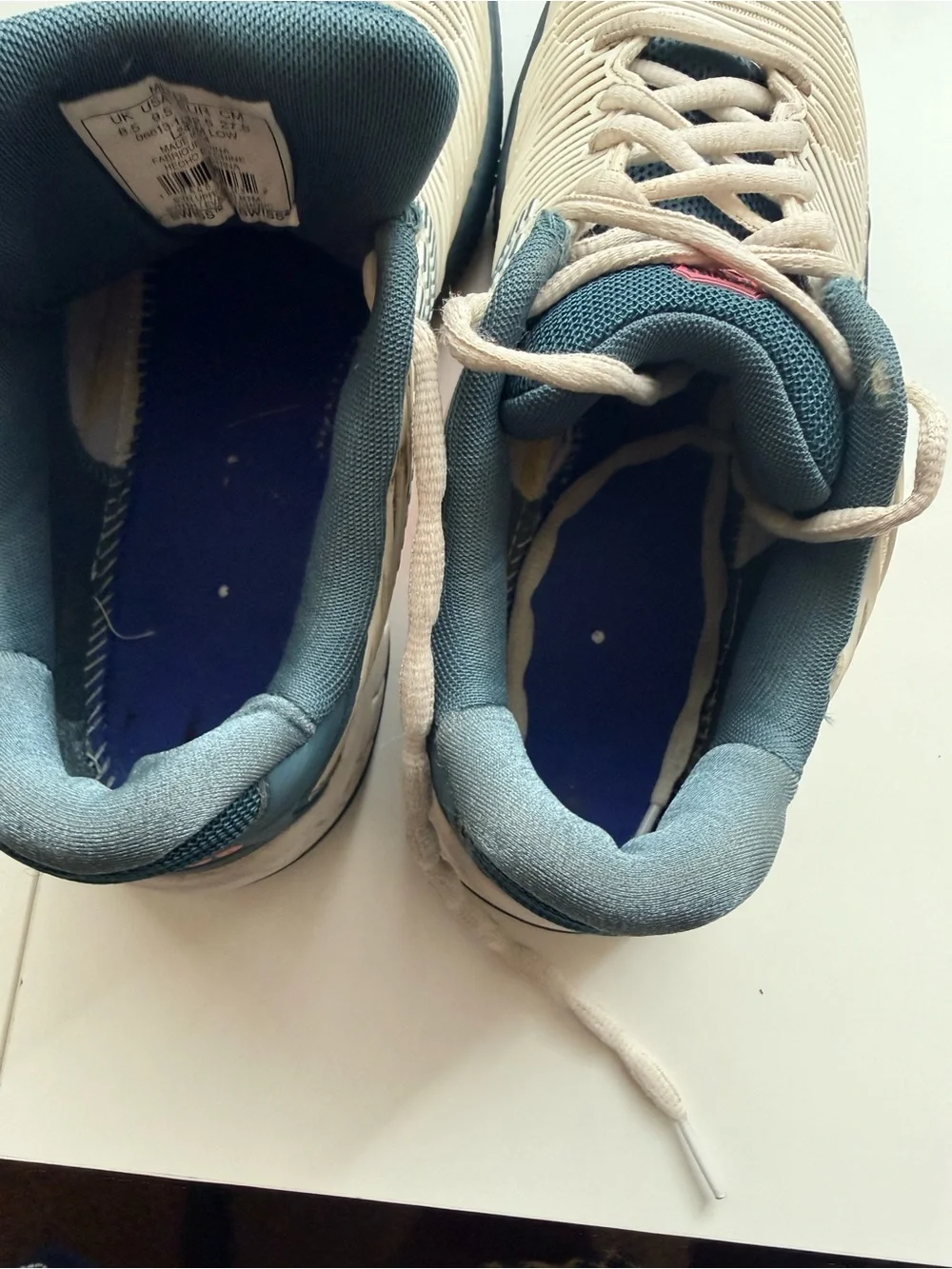 K-Swiss Hypercourt Express 2 Tennis Shoes Men’s 9.5 White Blue Pink - Picture 12 of 12